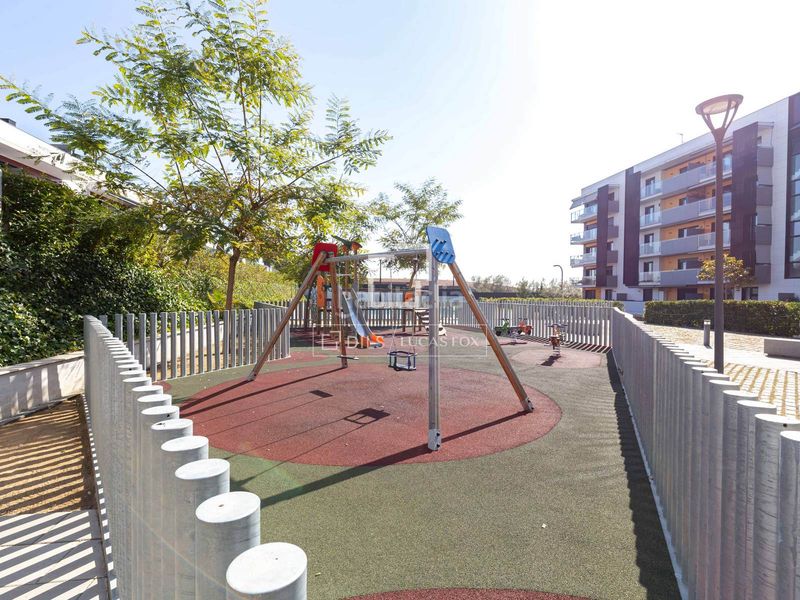 Foto f3f85f42-238a-4396-b943-11aaca5c461f. Pis amb aparcament piscina a Mas Lluí - Els Miralls Sant Just Desvern