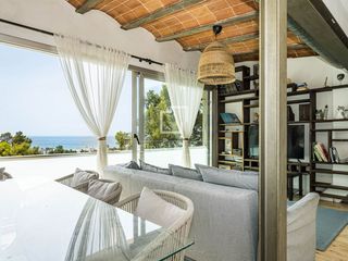 Chalet in Bellamar. Villa de 2 dormitorios con vistas al mar en bellamar