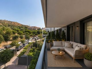 Pis a Finestrelles. Fantástico piso de 2 dormitorios con terraza de 13 m, 2 plazas d