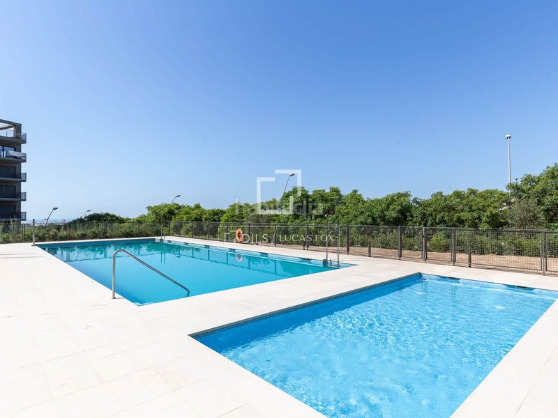 Foto 4486807a-f2b4-4fab-8341-081eef7d551b. Pis amb calefacció aparcament piscina a Finestrelles Esplugues de Llobregat