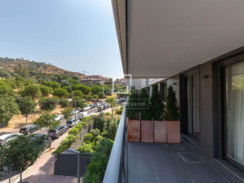 Foto ce6f3f5e-4d78-4882-b8e3-9478ba1d855c. Pis amb calefacció aparcament piscina a Finestrelles Esplugues de Llobregat