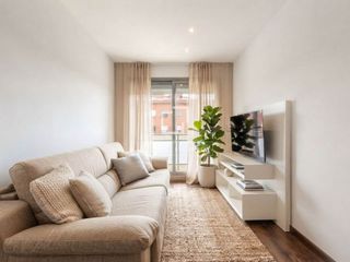 Appartamento in Centre-Can Nadal. Piso reformado de 2 dormitorios y 2 baños en venta en sant feliu