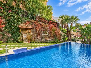 Rent Chalet in Can Roca. Excelente villa de 5 dormitorios en alquiler en can roca, barcel