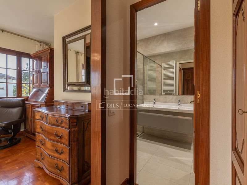 Foto bf848fd1-0ddf-4b5b-94ef-02fa64ba34ae. Alquiler chalet casa en excelentes condiciones de 6 dormitorios en alquiler en Valldoreix en Sant Cugat del Vallès