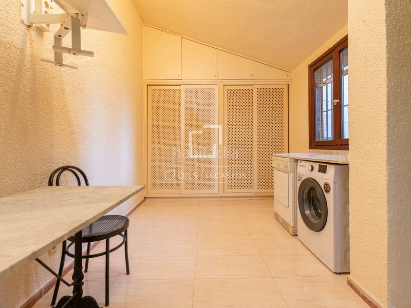 Foto e2f2d068-4eec-4a81-bcc1-2c2e684b9950. Alquiler chalet casa en excelentes condiciones de 6 dormitorios en alquiler en Valldoreix en Sant Cugat del Vallès