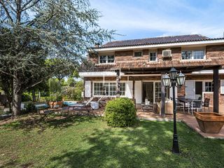 Affitto Chalet in Valldoreix. Casa  villa en excelentes condiciones de 5 dormitorios en alquil
