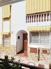Semi detached house  Urbanizacion las cruces. Chalet adosado en otura