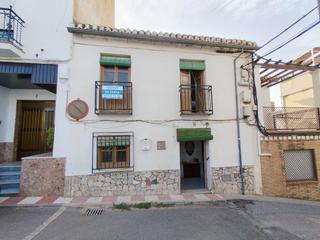 Masia  Plaza plaza de españa. Casa en el centro de otura