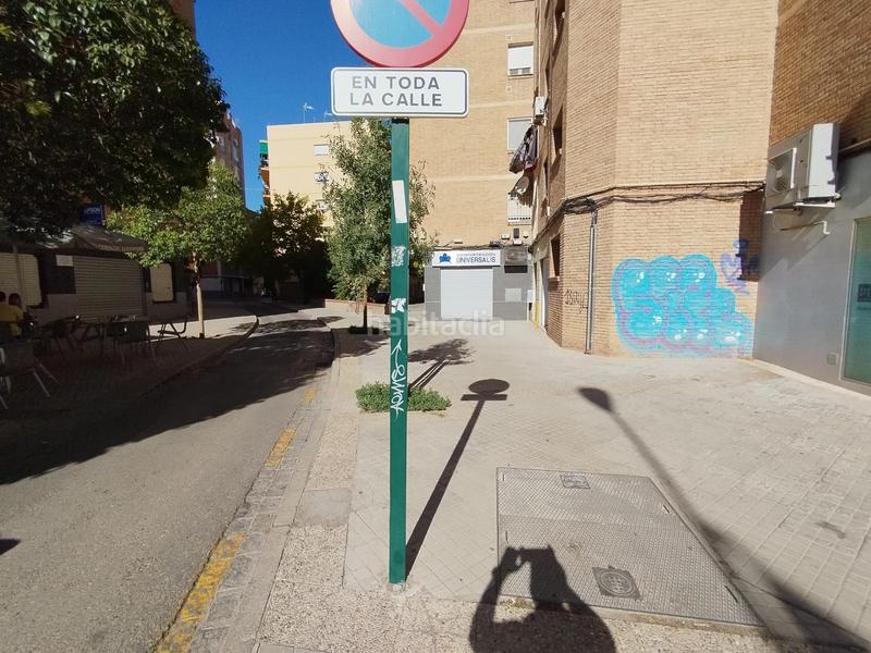 Foto 18eab5ac-75e9-4288-afdf-ecd0d2406366. Alquiler local comercial en Barrio de Zaidín Granada