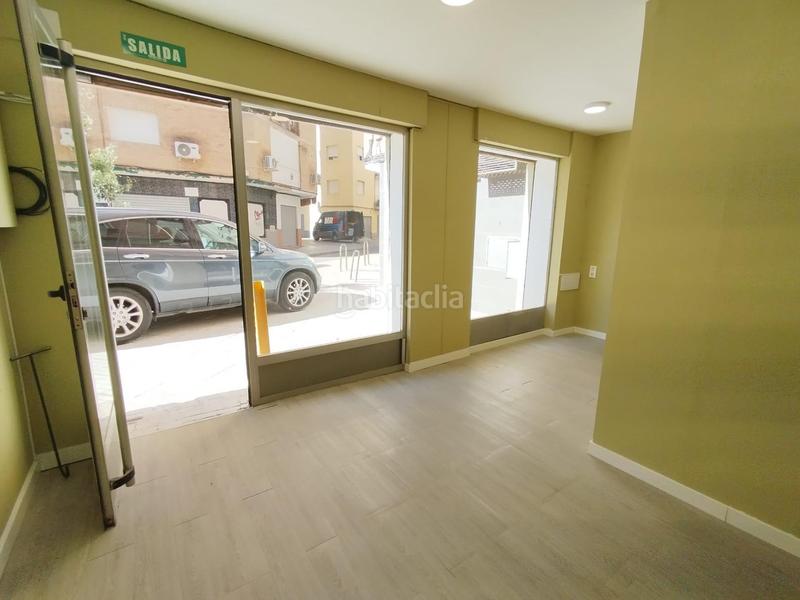 Foto 4838602f-4425-4bda-b8a2-1ebfe347c29c. Alquiler local comercial en Barrio de Zaidín Granada