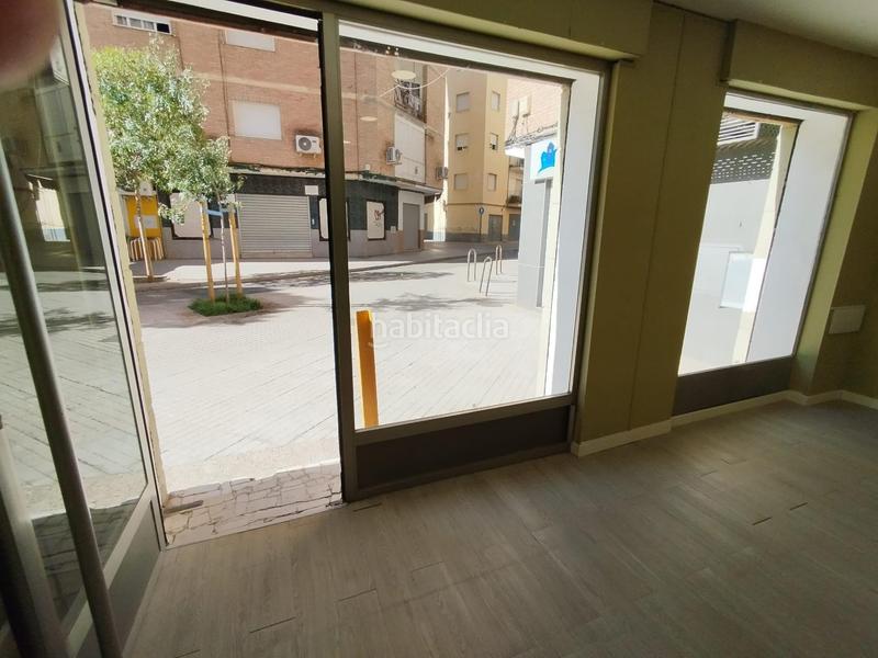Foto 4c4e7c69-14ff-46d8-aac2-29624e2f6746. Alquiler local comercial en Barrio de Zaidín Granada