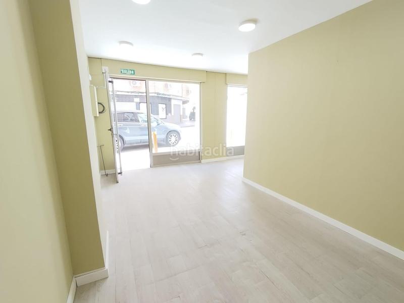 Foto c80c4f14-3f13-4bf9-a6af-bab9b4068322. Alquiler local comercial en Barrio de Zaidín Granada