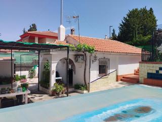Haus  Calle madreselva. Chalet en urbanización nueva otura