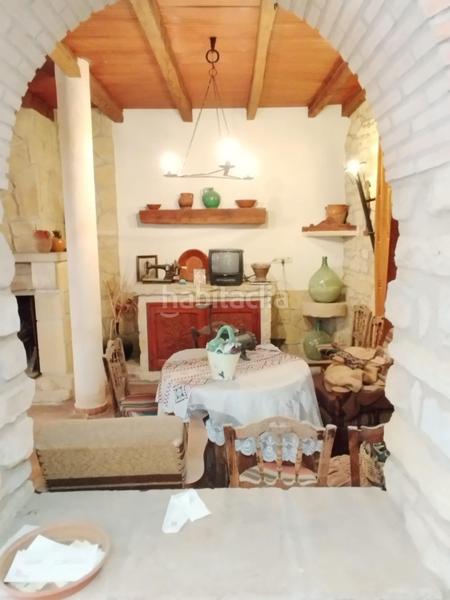 Foto f8382b0d-684c-4ed3-b8cf-01bb1f588ca0. Casa amb calefacció a Porcuna