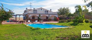 Xalet a Carmona. Chalet zona torrepalma