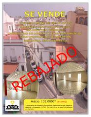 Edifici a Cabezas de San Juan (Las). Edificio urbano en zona avenida jesús nazareno