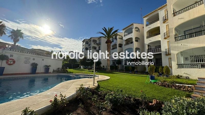 Foto 49002734-85af-4ae6-810f-bd3923886d08. Pis amb aparcament piscina a La Carihuela - Los Nidos Torremolinos