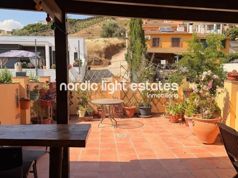 Foto f559b93a-bbdb-4597-a899-77214a39953d. Casa a Benamargosa