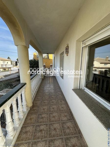 Foto 06157d39-881c-4564-a109-f678b520d14e. Casa amb aparcament piscina a Trayamar Algarrobo
