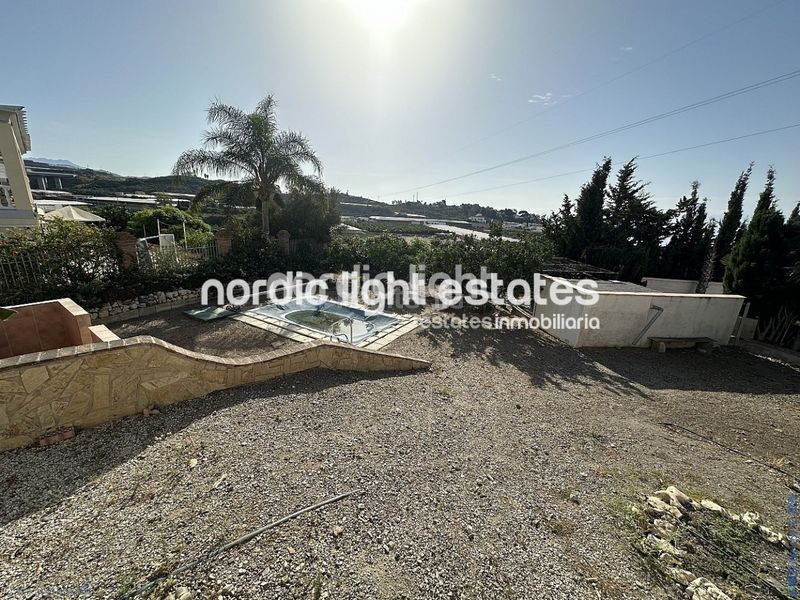 Foto 117481e2-b427-489b-8a16-7349cce70984. Casa amb aparcament piscina a Trayamar Algarrobo