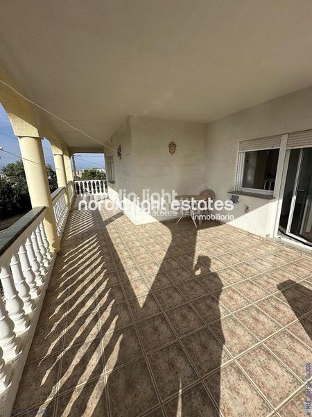 Foto 27f89a53-c595-457c-aee5-3f7b752e1443. Casa amb aparcament piscina a Trayamar Algarrobo