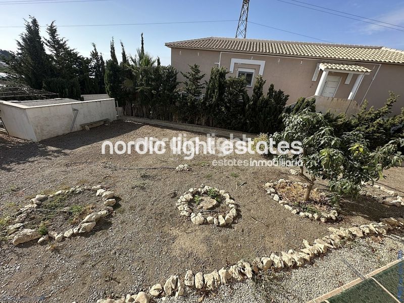 Foto 35df434b-3a84-4bb9-9d8c-97c650ad197b. Casa amb aparcament piscina a Trayamar Algarrobo