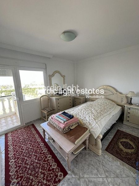 Foto a2b1a2ee-2b50-4f40-9e1d-3bfe2f668d24. Casa amb aparcament piscina a Trayamar Algarrobo