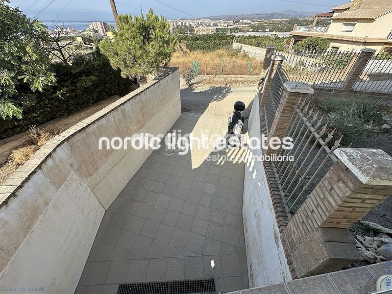 Foto c73215fe-c996-4321-b232-c29b2bdbfe3a. Casa amb aparcament piscina a Trayamar Algarrobo