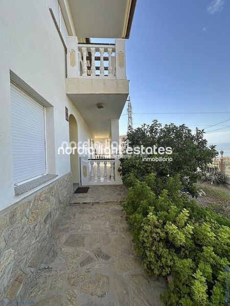 Foto cce588c7-9a47-428e-87c8-a78ad10615f5. Casa amb aparcament piscina a Trayamar Algarrobo