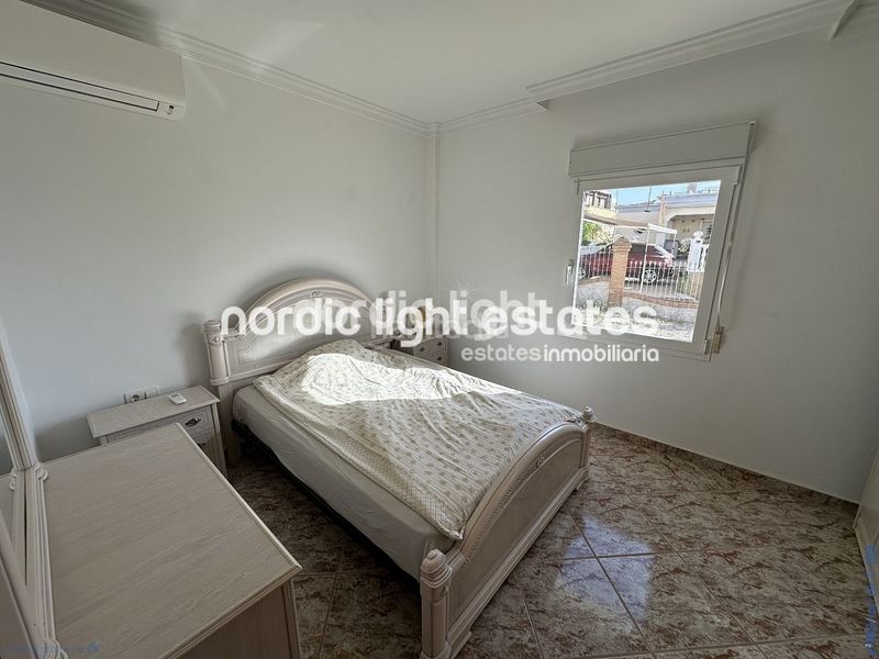 Foto d7a4cc19-4f10-453e-a703-9952e8f52c97. Casa amb aparcament piscina a Trayamar Algarrobo