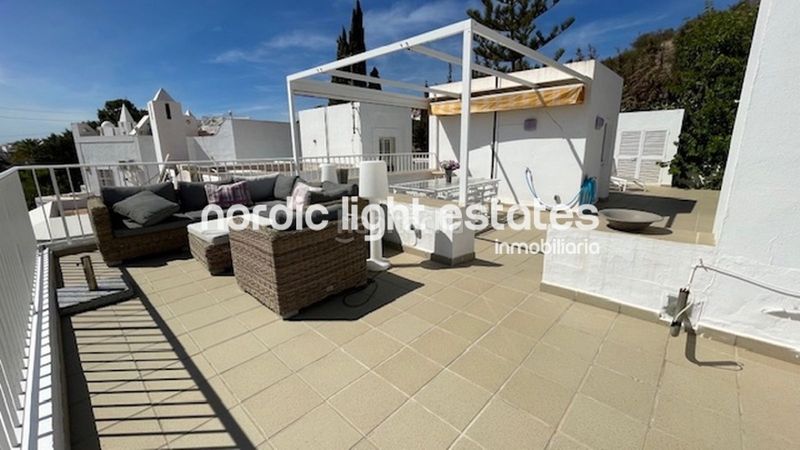 Foto 9b10724c-aca7-4531-95a0-4c0539e49ecf. Casa amb piscina a Capistrano Nerja