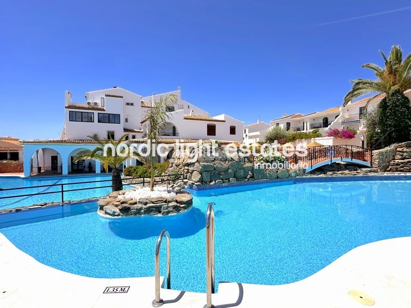 Foto 7c78262e-8a87-4a49-89eb-6657f00de2b0. Casa amb piscina a Capistrano Nerja