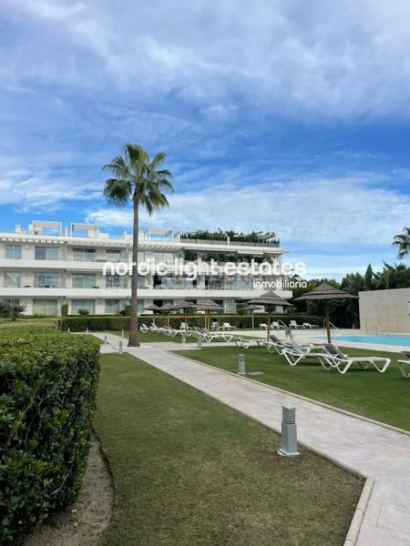 Foto 1ab3fc13-a144-4b25-8068-96192cc9993f. Pis amb aparcament piscina a Bel - Air Estepona
