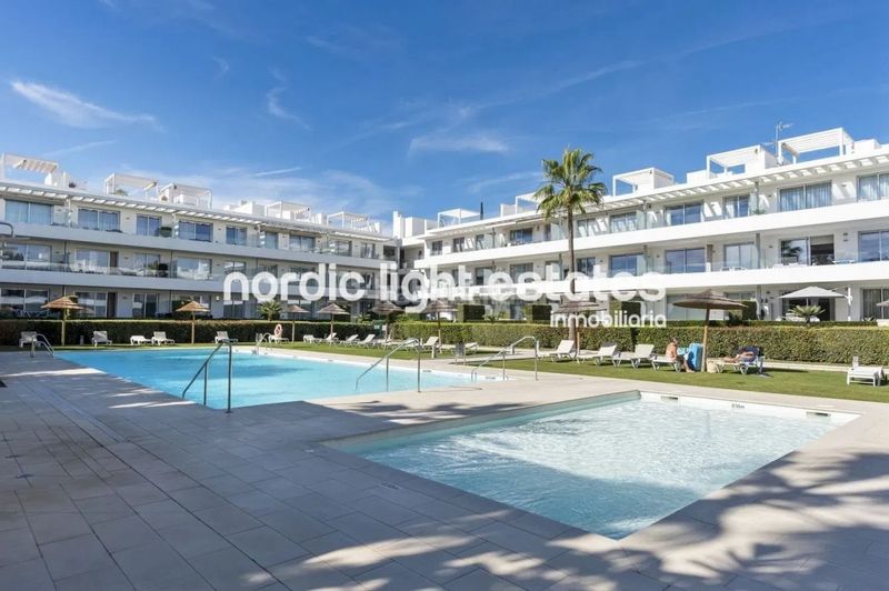 Foto 1d334451-f89f-414e-8af7-7c13de2cd4a2. Pis amb aparcament piscina a Bel - Air Estepona