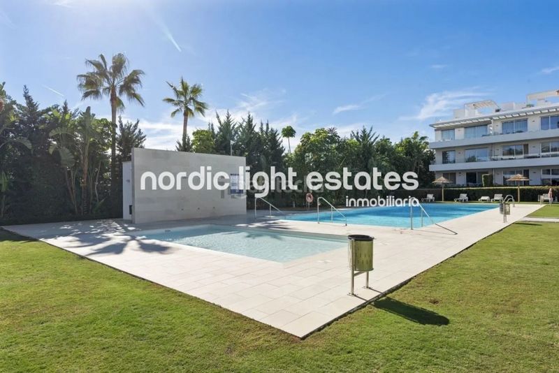 Foto ad195dc6-4d93-4b92-a4f7-43674da613e9. Pis amb aparcament piscina a Bel - Air Estepona