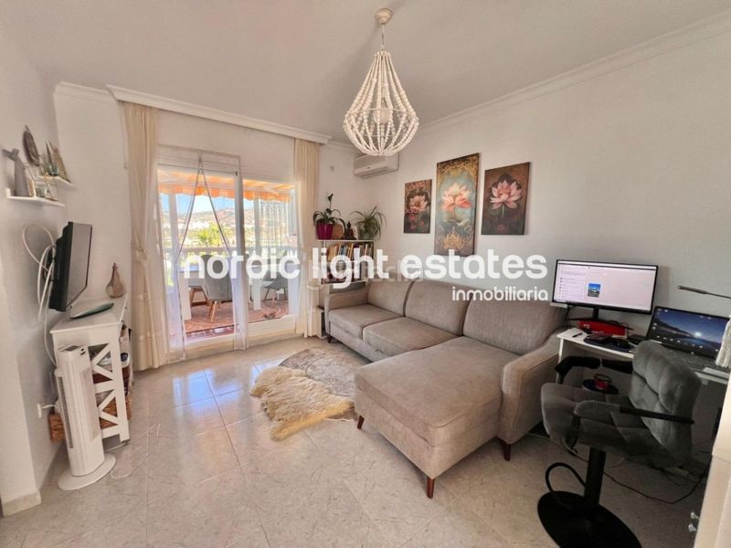 Foto edea1270-c41a-4464-8f0e-4ae3897122fa. Pis amb piscina a Torrox park Torrox