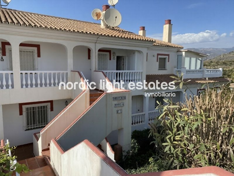 Foto ee0f6a14-9452-45f6-ba0c-8480f81813a9. Pis amb piscina a Torrox park Torrox