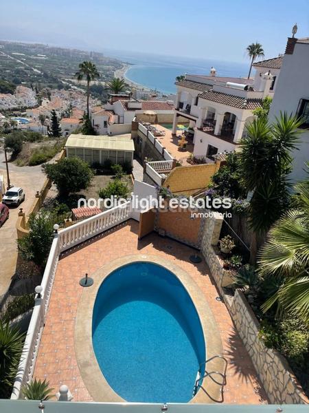 Foto bf43b65c-19e2-41f7-9b54-42b57bcb114e. Casa en Chaparil - Torrecilla - Punta Lara Nerja