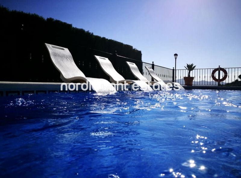 Foto 802fc35f-7294-475f-b0df-c485ab68417f. Maison avec piscine dans Frigiliana