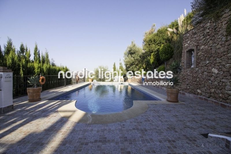 Foto b685f54a-152c-4c84-91ef-537e76858fd5. Maison avec piscine dans Frigiliana