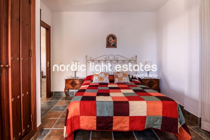 Foto f0a79ba5-56df-4610-992a-35425e225042. Maison avec piscine dans Frigiliana