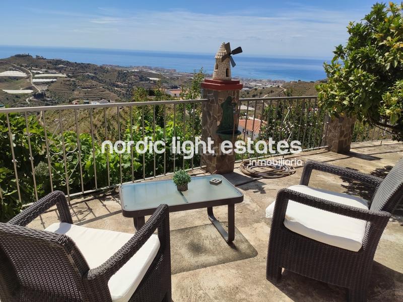 Foto 5beb7c63-2ff0-4737-9738-9c00bc6e1841. Rent house with pool in Torrox pueblo Torrox