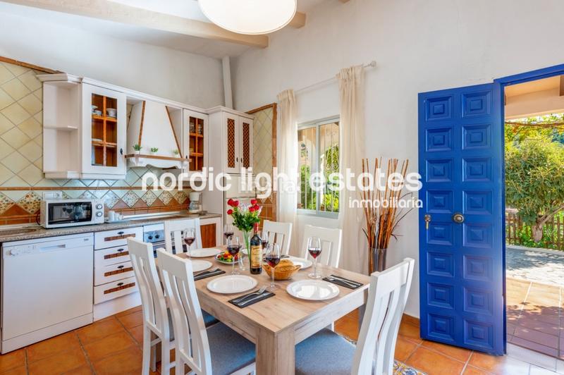 Foto 1ece2135-b158-425b-96bb-1fe01915bab3. Miete haus mit pool in Frigiliana