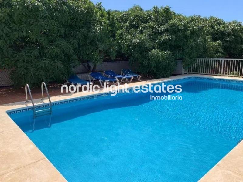 Foto 2a365324-7606-44fc-bc01-d0e24d17c2ed. Casa en Almayate Bajo