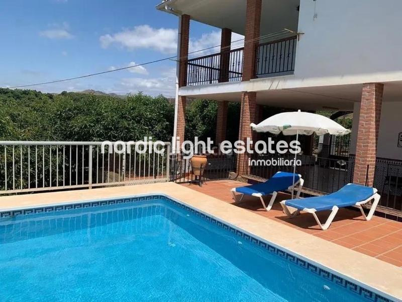 Foto 417dfdc0-d96a-4c4c-8e49-d10068b254ed. Casa en Almayate Bajo