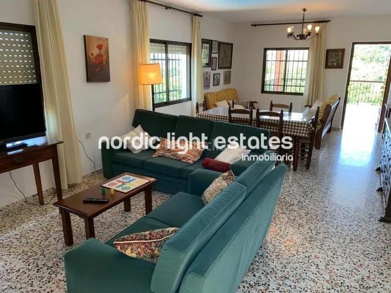 Foto b0035760-7ae6-4e7d-ab2f-9c700d5cc8f6. Casa en Almayate Bajo