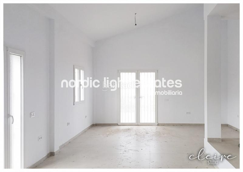 Foto b790fee9-be45-4eb3-a32f-a6a463e38247. Casa amb piscina a Frigiliana