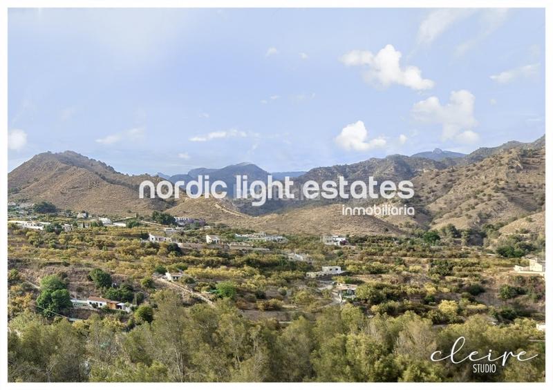 Foto c5c6dbc7-d47e-4510-af3b-25abcea416a2. Casa amb piscina a Frigiliana