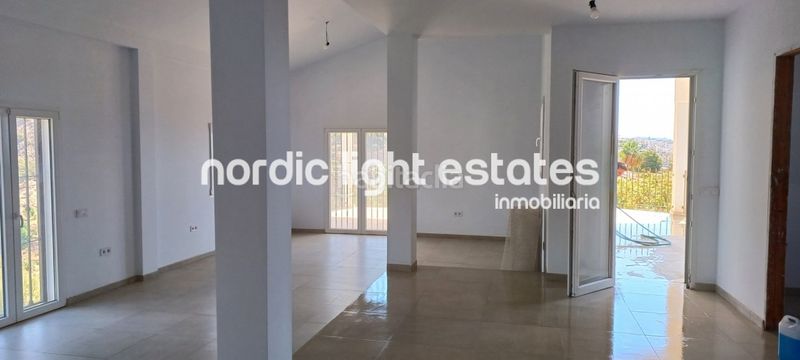 Foto bfd8609c-175b-45c0-9147-ab5e35b63e29. Maison avec piscine dans Frigiliana