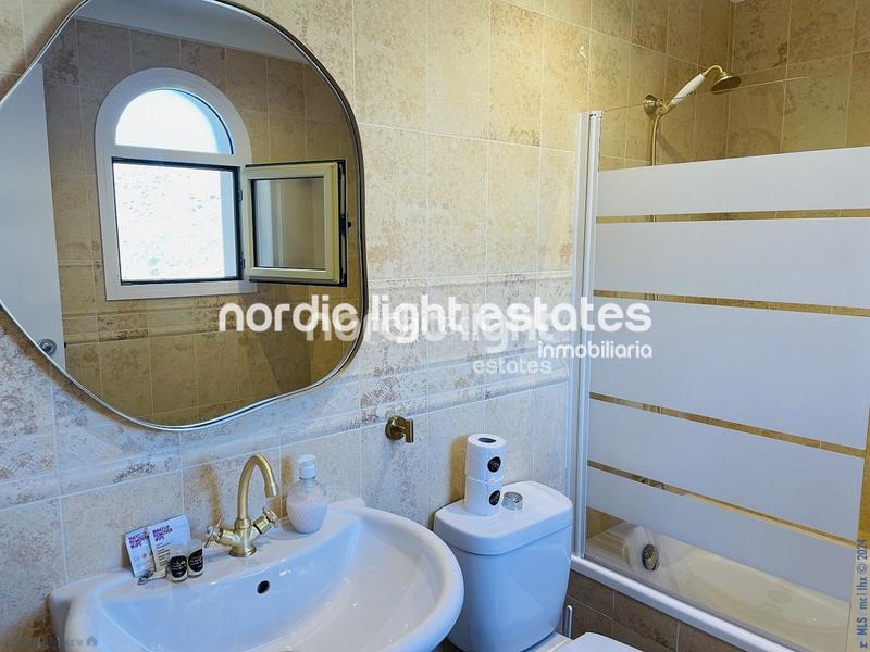 Foto 95d6edf2-9e54-4d55-b5a6-1b8d47ef3b9a. Etagenwohnung mit parking pool in El Peñoncillo Torrox
